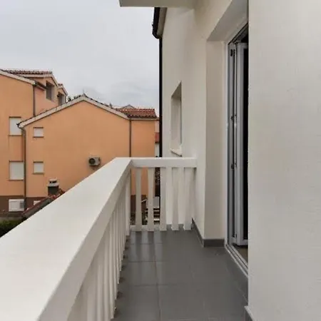 Studio Fur 6 Personen Ca 55 Qm In Srima, Dalmatien Norddalmatien - B60481 *
