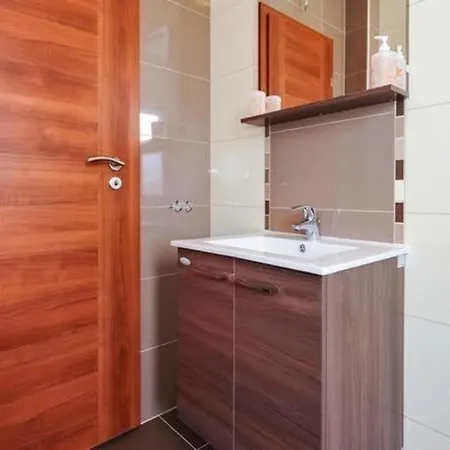Studio Fur 6 Personen Ca 55 Qm In Srima, Dalmatien Norddalmatien - B60481