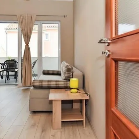 Studio Fur 6 Personen Ca 55 Qm In Srima, Dalmatien Norddalmatien - B60481 * 스리마